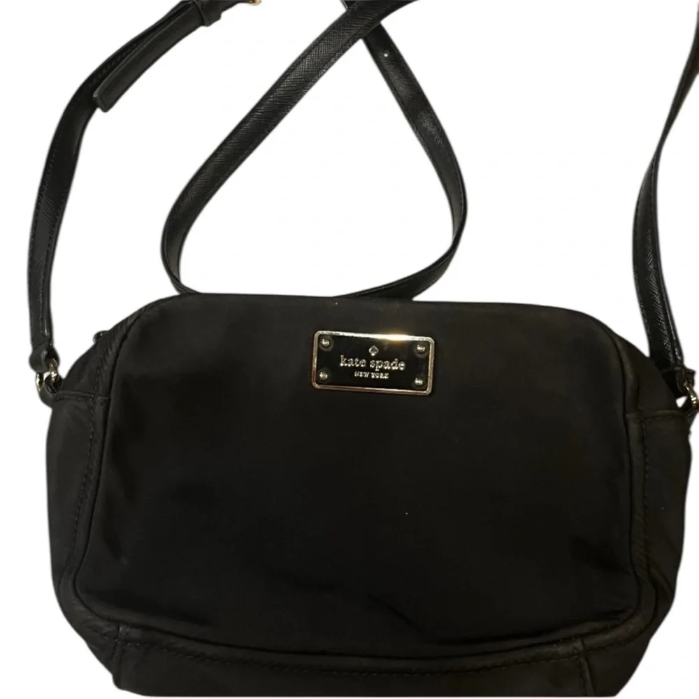Kate Spade Nylon Crossbody Bag- zipper pull needs repair - Picture 1 of 7